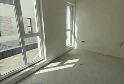 Casă cu 4 camere cu Teren 405 Mp în Central