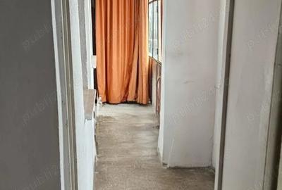 Ap.2 cam.decom,et.3 4,zona DEMOCRATIEI,bl curat si linistit,pret decent,propietar - 1