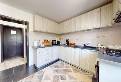 Rezidenta mobilata si echipata, cu lumina naturala, verdeata, vedere munte - 7