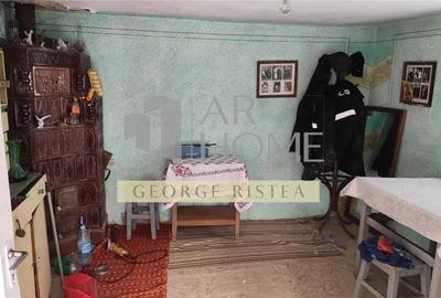 Casă cu Teren 3300 Mp în Poiana - 2