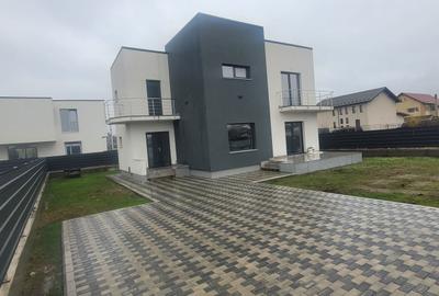 Casă cu 4 camere în Central - 7