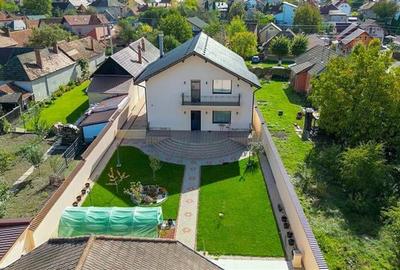 Resedinta distincta, mobilata cu rafinament, pe 1.000 mp teren, Central, Sacele, - 38