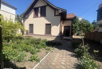 Casă cu 4 camere în Central - 1