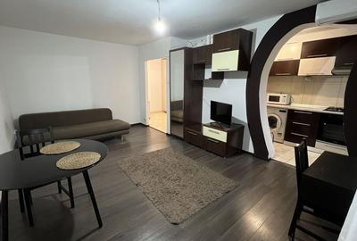 Garsoniera decomandata bloc 1986 Lujerului, Militari - 4