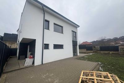 Casă cu 4 camere în Dezmir - 8