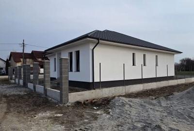 Casă cu 4 camere cu Teren 431 Mp în Central - 12