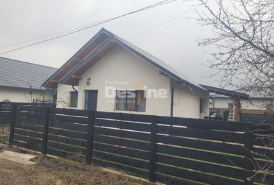 Casă individuală cu 3 camere cu Canalizare în Lunca Cetățuii - 12