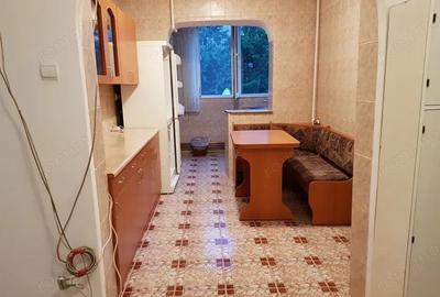 Apartament cu 3 camere decomandat în Complex Studențesc - 1