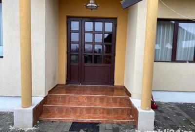 Casă cu 6 camere în Central - 2