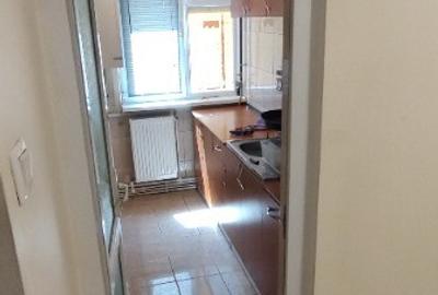 Apartament 3 camere semidecomandat, Inel 2 - 4