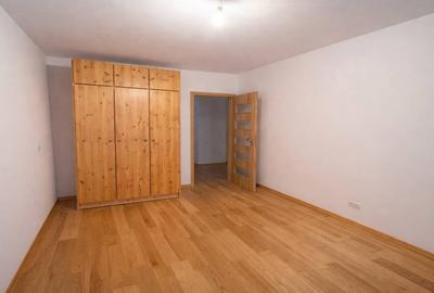 Apartament cu 4 camere decomandat, mobilat în Europa - 1