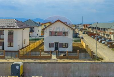 Casă cu 4 camere cu Teren 397 Mp în Tărlungeni - 1