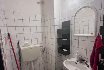 Apartament cu 3 camere decomandat în 1 Mai