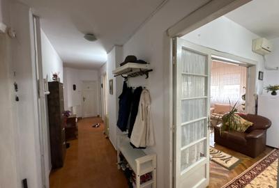 Apartament cu 4 camere în Gara de Nord - 1