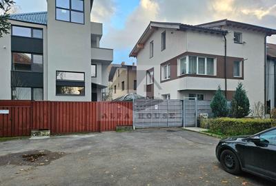 Oportunitate - Apartament cu trei camere in vila, zona Tractorul 70 mp - 3