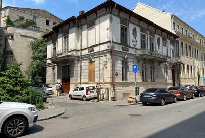 Casă individuală cu 17 camere cu Canalizare în Universitate - 1