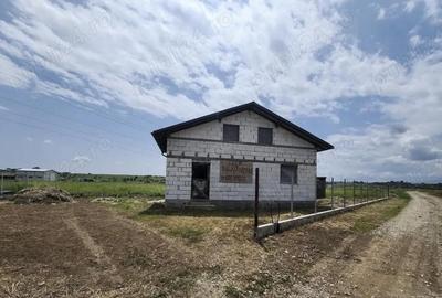 Casă cu Teren 420 Mp în Mihai Viteazu - 2