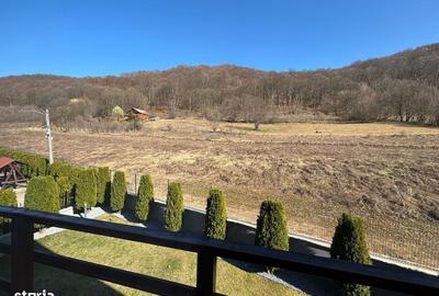 Casă cu 4 camere cu Teren 550 Mp în Central - 1