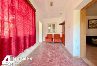 Casă cu 3 camere cu Teren 2114 Mp în Central - 9