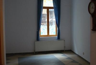 Casă cu 5 camere cu Canalizare în Ultracentral - 4