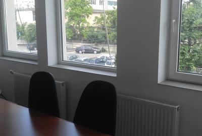 Spațiu comercial, de 44 mp, în Central - 8