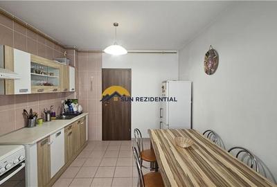 Apartament cu 3 camere decomandat, mobilat în Central