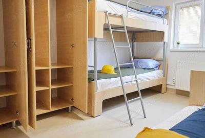 Casă cu 8 camere cu Teren 600 Mp în Ștefăneștii de Jos - 1