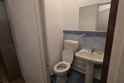Apartament cu 4 camere decomandat în Victoriei