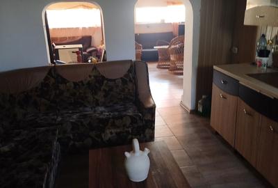 Casă cu 4 camere în Chilia Veche