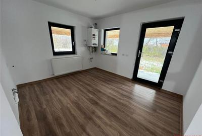 Vila la cheie- Magura Crihan- 1000 mp teren! - 9