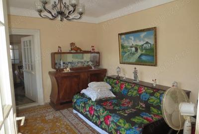 Casă cu 4 camere în Giurgiului