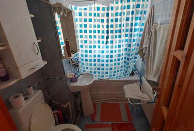 Apartament cu 3 camere confort 1 dec sporit etaj intermediar cu imbunatatiri COMISION 0 - 9