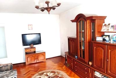 Apartament cu 4 camere decomandat în Micălaca