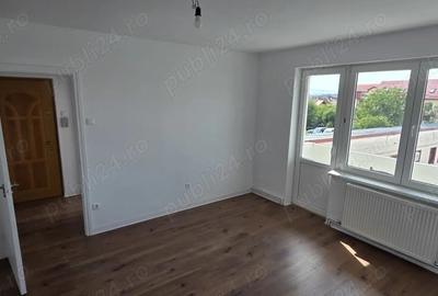 Propietar, vand apartament renovat, etaj 2, zona Terezian, str. Lunga. - 1