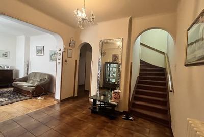 Casă individuală cu 7 camere cu Canalizare în Decebal - 3