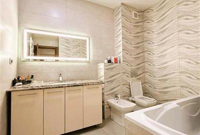 Apartament cu 3 camere decomandat, mobilat în Tractorul - 10