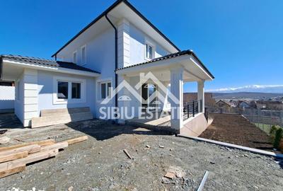 Casă cu 4 camere cu Teren 600 Mp în Sadu - 20