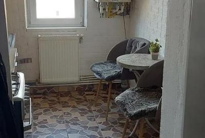 Apartament cu 2 camere decomandat în Micro 4 - 5