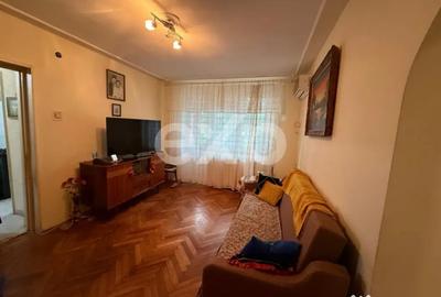Apartament cu 2 camere semidecomandat în Craiovei