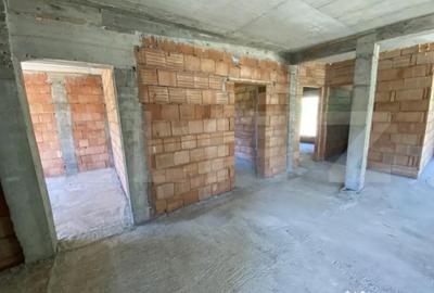 Casă cu 3 camere cu Teren 500 Mp în Central - 12