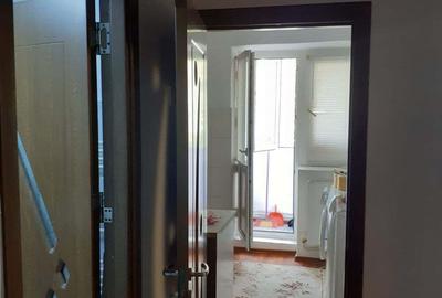 Vand garsoniera decomandata, 37 mp utili - 6