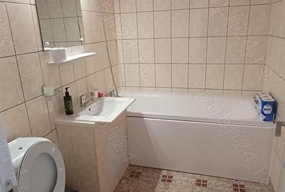 Apartament cu 3 camere decomandat în Târgu Cucu