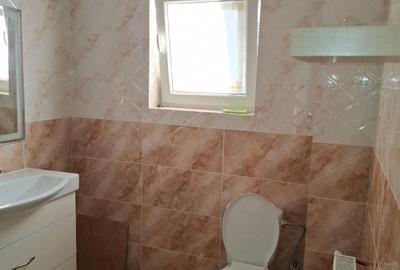 Apartament cu 2 camere decomandat în Tractorul - 2