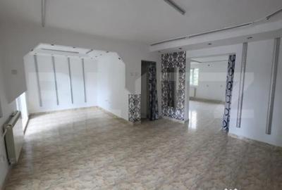 Spațiu comercial, de 85 mp, în Decebal - 4