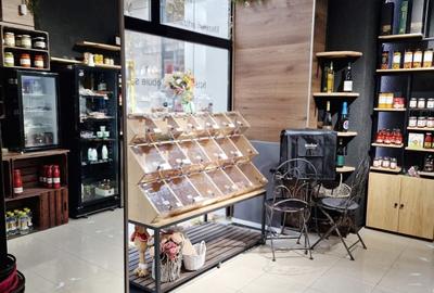 Ocazie! Super pret! Bacanie pe bdul Unirii, 11.500 euro, magazin produse curate - 2