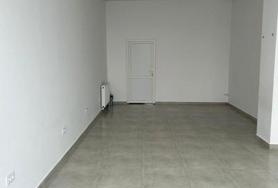 Spațiu comercial, de 60 mp, în Central - 6