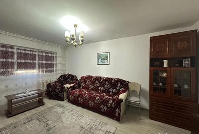 Apartament cu 3 camere decomandat în B-dul București - 2