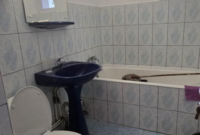 Apartament cu 3 camere decomandat în Gară