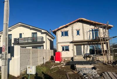 Casă cu 4 camere în Central