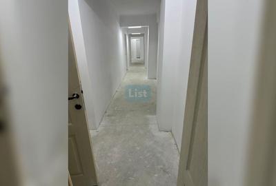 Spațiu comercial, de 200 mp, în Central - 3